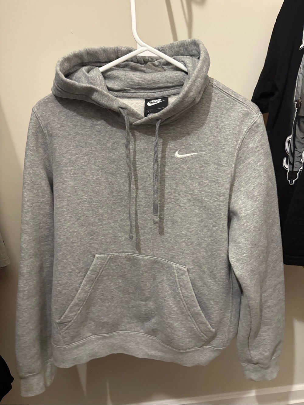 Nike Men's Light Grey Pullover Hoodie with White Swoosh